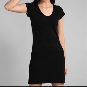 GAP black t shirt dress.